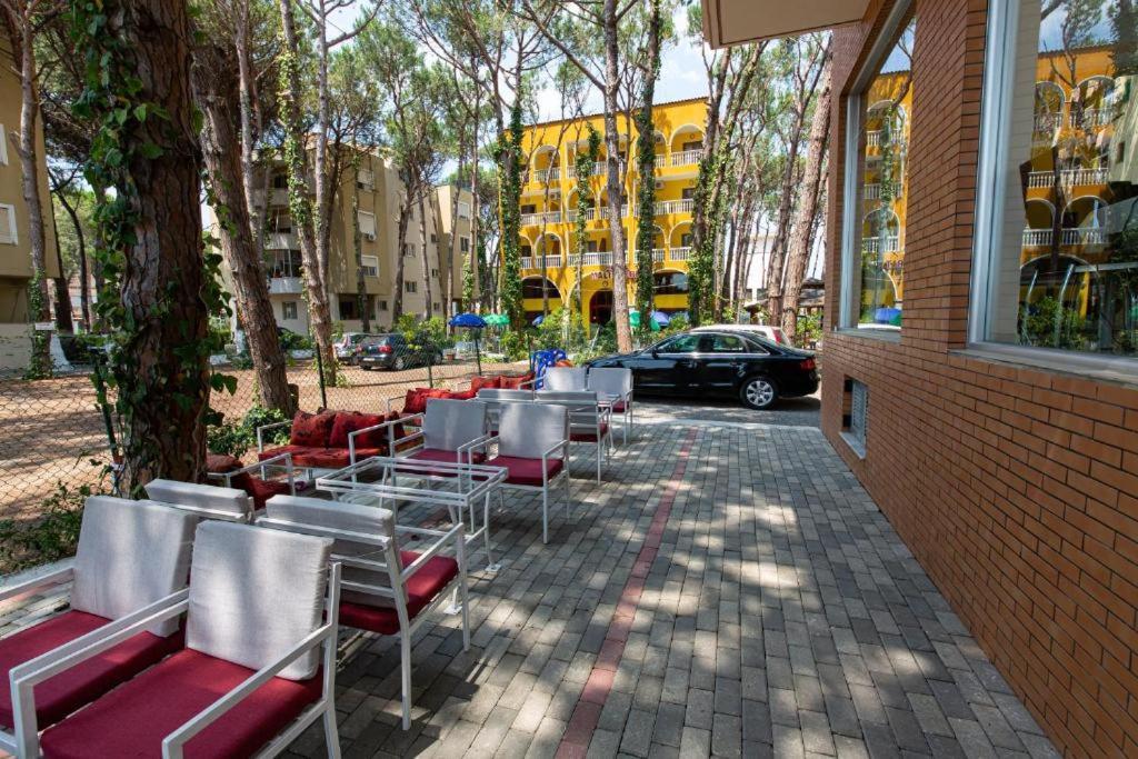 Intea Hotel Golem  Dış mekan fotoğraf